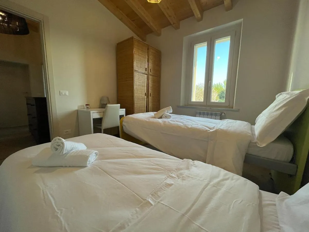 La Villetta Nel Verde - Garden , 4 Rooms , Parking Lucca 0*,  Italy