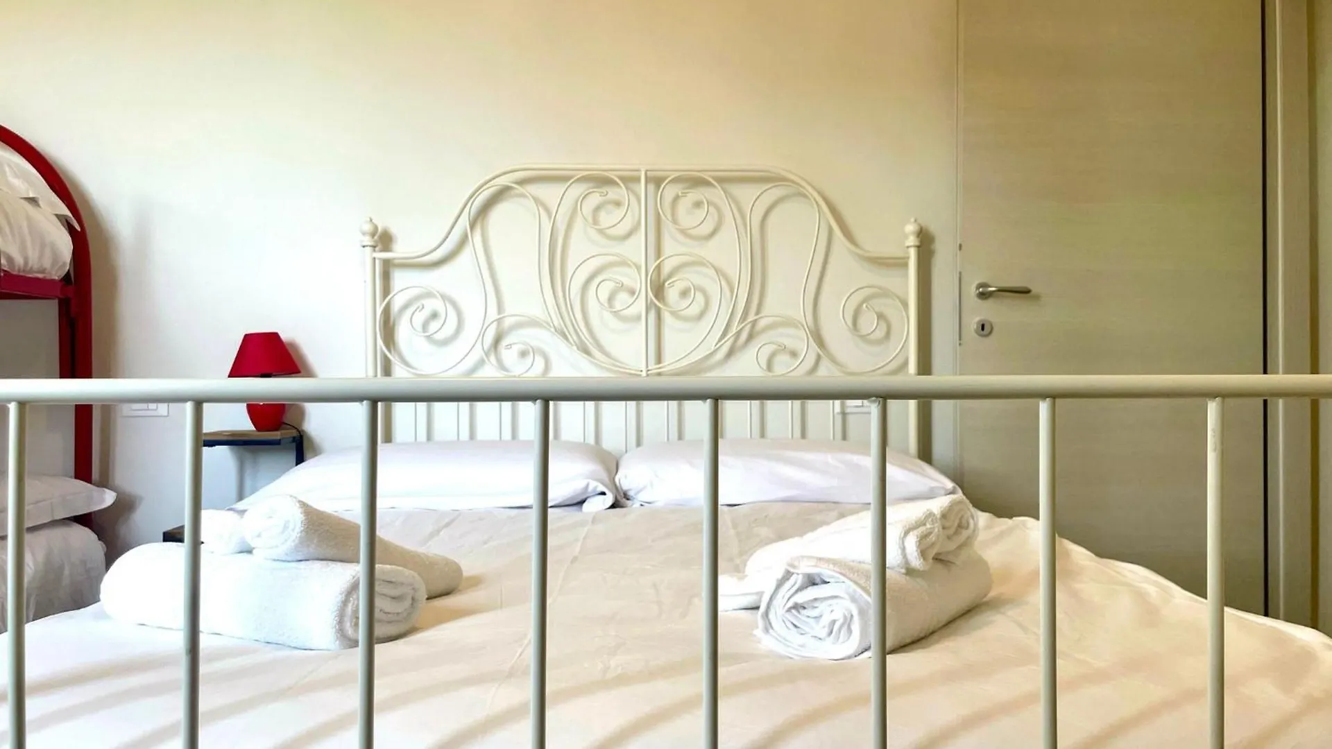 La Villetta Nel Verde - Garden , 4 Rooms , Parking Lucca 0*,  Italy